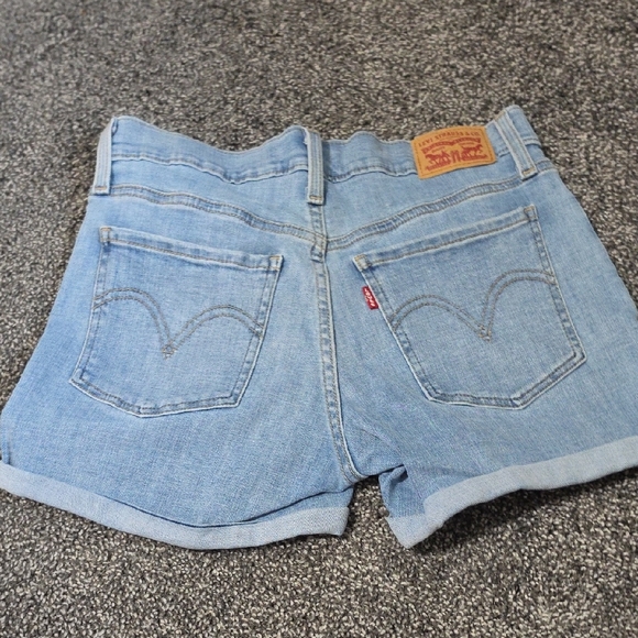 Levi's Light Wash Rolled Hem Denim Shorts - Picture 4 of 5